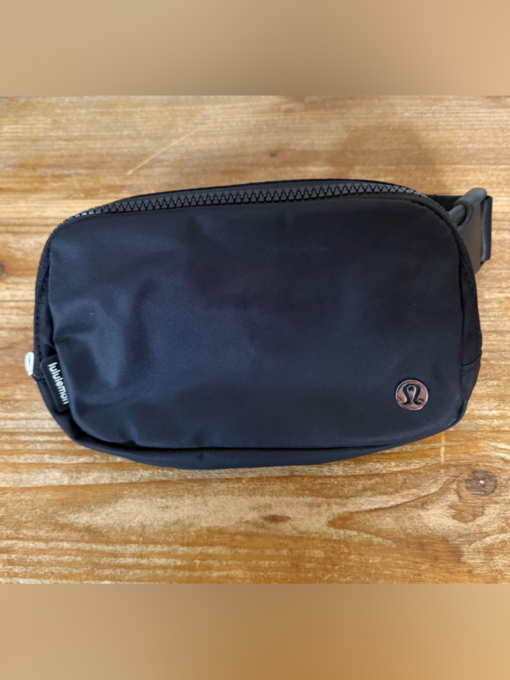 Lululemon Everywhere Black Belt Bag 1L